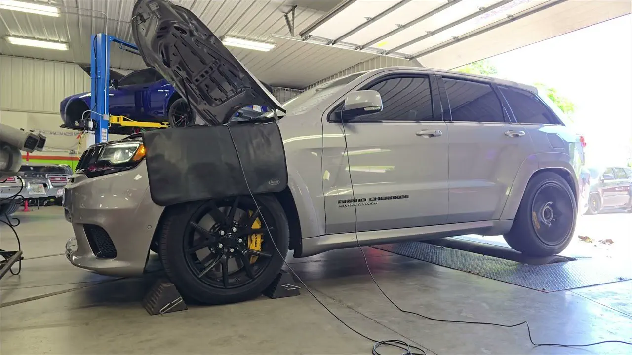 Jeep Grand Cherokee Trackhawk on the Satera Tuning dyno